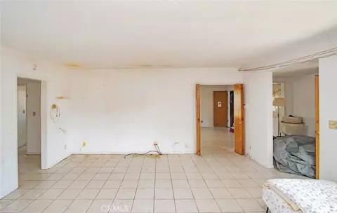 4427 W 166th St, Lawndale, CA 90260