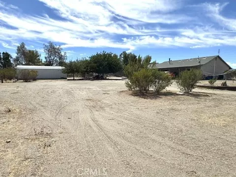 Exterior - 12285 Riggins Rd, Phelan, CA 92371 photo 5 of 12