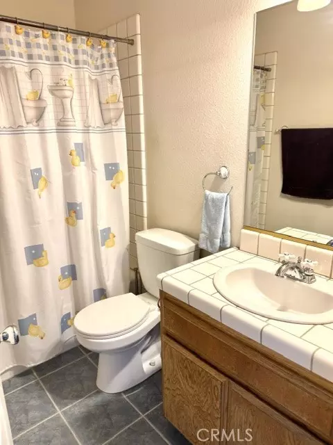 Bath - 12285 Riggins Rd, Phelan, CA 92371 photo 3 of 3