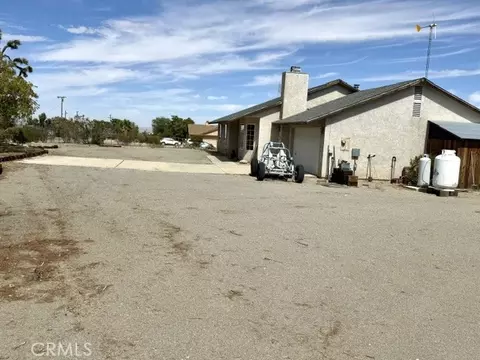 Exterior - 12285 Riggins Rd, Phelan, CA 92371 photo 2 of 12