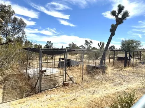 Exterior - 12285 Riggins Rd, Phelan, CA 92371 photo 10 of 12