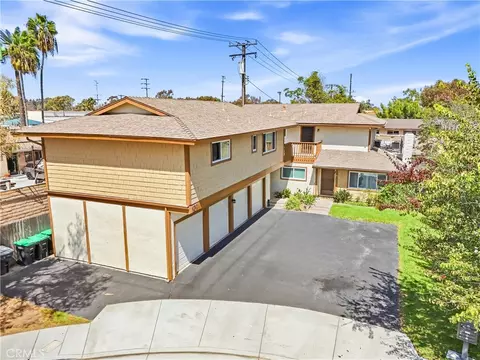 120 Lisa Ln, Costa Mesa, CA 92627