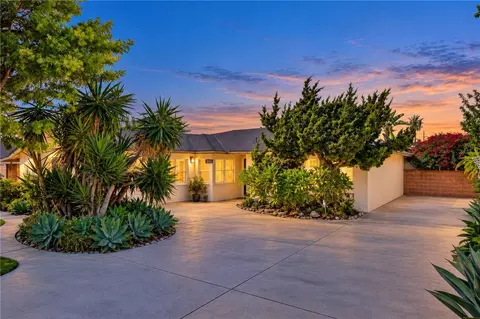 2413 Lori Ln, Santa Ana, CA 92706