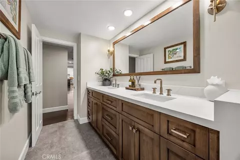 Bath - 2100 Yucca Ave, Fullerton, CA 92835 photo 5 of 6