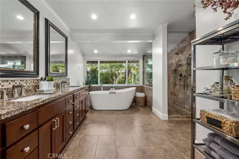 Bath - 2100 Yucca Ave, Fullerton, CA 92835 photo 1 of 6