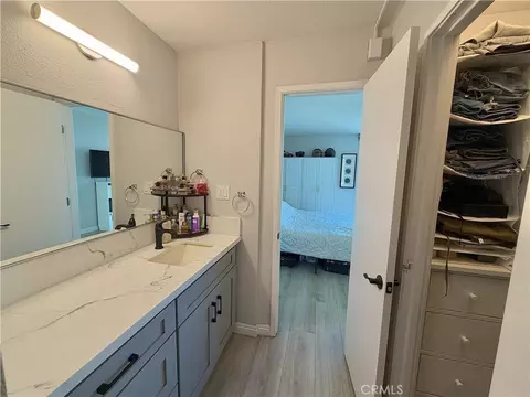 Bath - 1750 E Ocean #404, Long Beach, CA 90802 photo 4 of 4