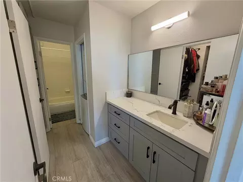 Bath - 1750 E Ocean #404, Long Beach, CA 90802 photo 1 of 4