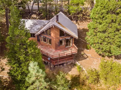 Exterior - 24 Fredalba, Running Springs, CA 92382 photo 2 of 8
