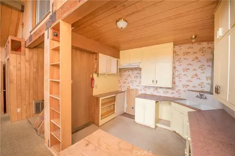 Kitchen - 24 Fredalba, Running Springs, CA 92382 photo 2 of 4
