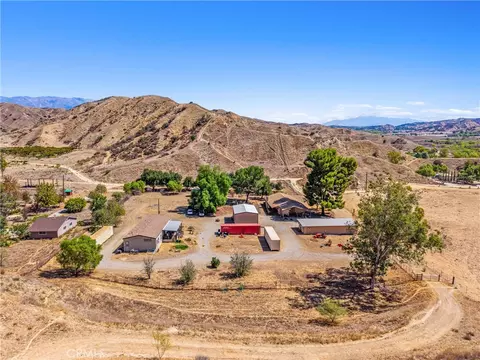 30240 San Timoteo Cyn, Redlands, CA 92373