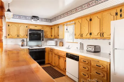 Kitchen - 31459 Onacrest Dr, Running Springs, CA 92382 photo 4 of 4