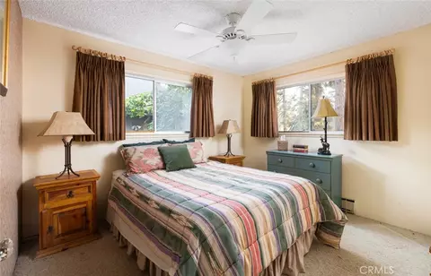 Bedroom - 31459 Onacrest Dr, Running Springs, CA 92382 photo 2 of 4