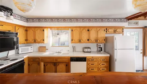 Kitchen - 31459 Onacrest Dr, Running Springs, CA 92382 photo 2 of 4