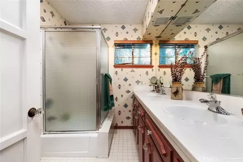 Bath - 31459 Onacrest Dr, Running Springs, CA 92382 photo 1 of 3