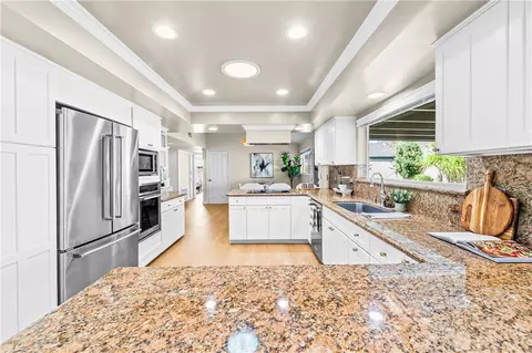 Kitchen - 3161 Mainway Dr, Los Alamitos, CA 90720 photo 2 of 9