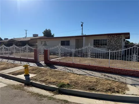 2090 Orange St, Rosamond, CA 93560