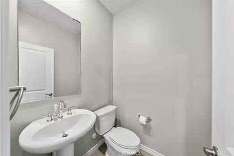Entry Way - 17868 S Upton, Carson, CA 90746 photo 3 of 8