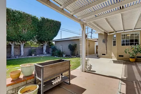 Exterior - 6448 E Pageantry, Long Beach, CA 90808 photo 6 of 8