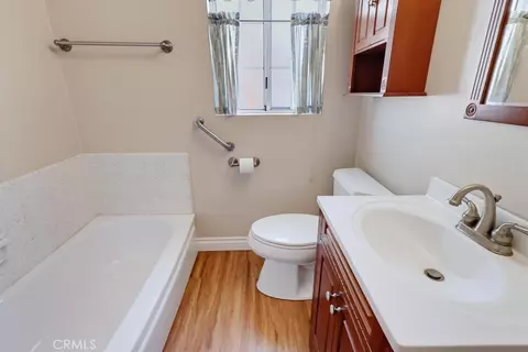Bath - 6448 E Pageantry, Long Beach, CA 90808 photo 2 of 3