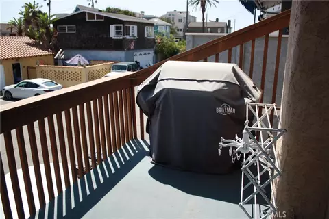 Exterior - 17101 4th, Sunset Beach, CA 90742 photo 4 of 6