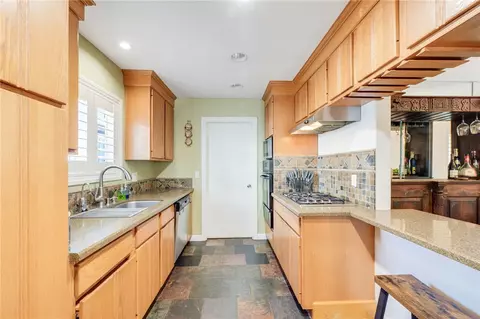 Kitchen - 11621 Fireside, Whittier, CA 90604 photo 2 of 4