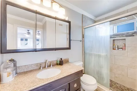 Bath - 11621 Fireside, Whittier, CA 90604 photo 3 of 4