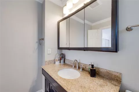 Bath - 11621 Fireside, Whittier, CA 90604 photo 4 of 4