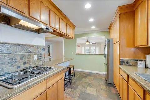 Kitchen - 11621 Fireside, Whittier, CA 90604 photo 3 of 4