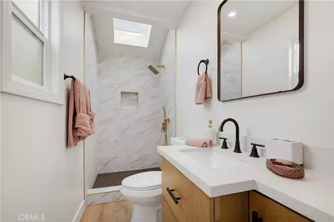 Bath - 641 Plaza Serena, Ontario, CA 91764 photo 2 of 2