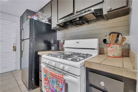 Kitchen - 4883 Jackson, Riverside, CA 92503 photo 3 of 4