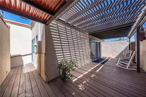Exterior - 4500 E Barker Way, Long Beach, CA 90814 photo 2 of 3