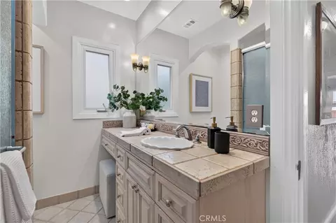 Bath - 4500 E Barker Way, Long Beach, CA 90814 photo 1 of 2