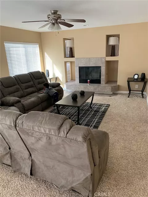 5618 Capri Ct, Palmdale, CA 93552 photo 4
