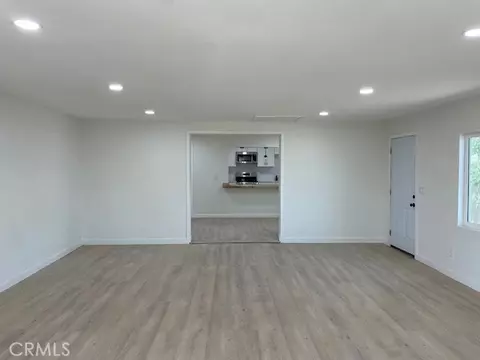 Living - 7746 Geronimo, Yucca Valley, CA 92284 photo 1 of 2