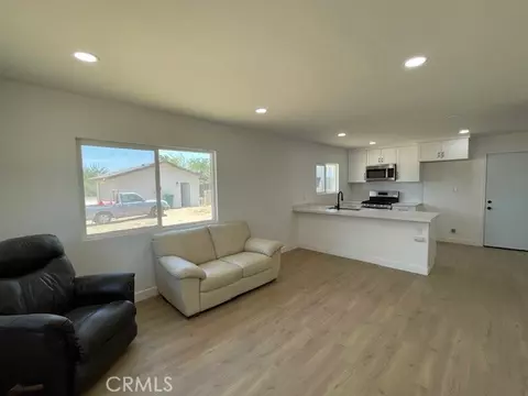 Living - 7746 Geronimo, Yucca Valley, CA 92284 photo 2 of 2