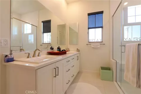Bath - 129 Carlow, Irvine, CA 92618 photo 2 of 2