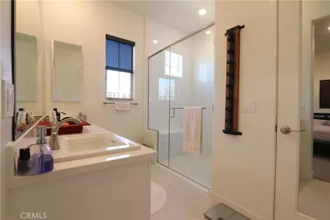 Bath - 129 Carlow, Irvine, CA 92618 photo 1 of 2