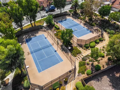 View/Area - 519 Valley Forge Dr, Placentia, CA 92870 photo 3 of 4