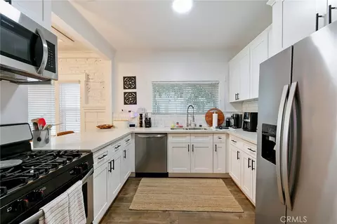 Kitchen - 1325 E Ocean, Long Beach, CA 90802 photo 2 of 10
