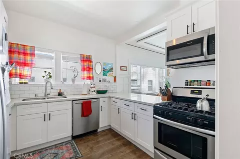 Kitchen - 1325 E Ocean, Long Beach, CA 90802 photo 5 of 10