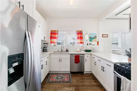 Kitchen - 1325 E Ocean, Long Beach, CA 90802 photo 6 of 10