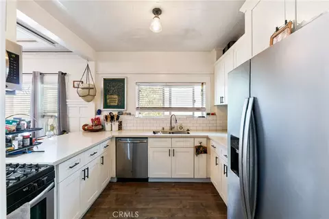 Kitchen - 1325 E Ocean, Long Beach, CA 90802 photo 10 of 10