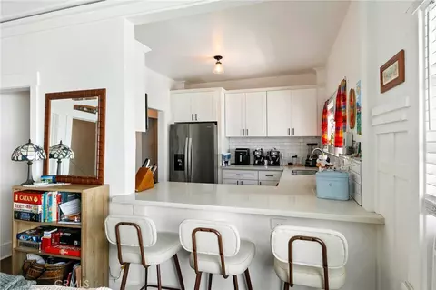 Kitchen - 1325 E Ocean, Long Beach, CA 90802 photo 7 of 10