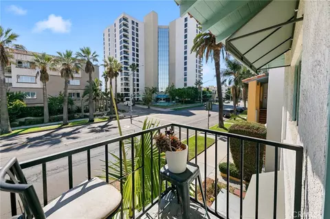 Exterior - 1325 E Ocean, Long Beach, CA 90802 photo 15 of 16