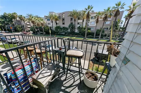 Exterior - 1325 E Ocean, Long Beach, CA 90802 photo 16 of 16