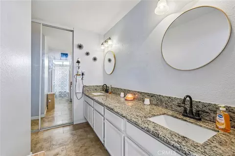 Bath - 10540 Flora Verda Ct, Santee, CA 92071 photo 2 of 8
