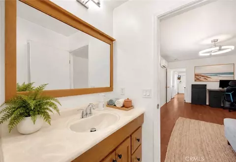 Bath - 12230 Dunrobin, Downey, CA 90242 photo 3 of 3