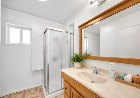 Bath - 12230 Dunrobin, Downey, CA 90242 photo 2 of 3