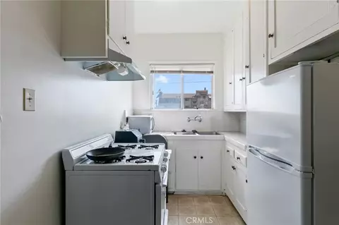 Kitchen - 3514 E 4th, Long Beach, CA 90814 photo 3 of 3