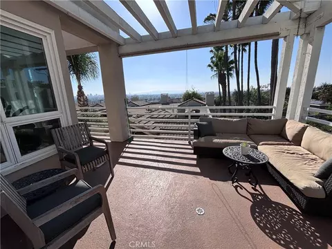 2604 E 20th St #301, Signal Hill, CA 90755